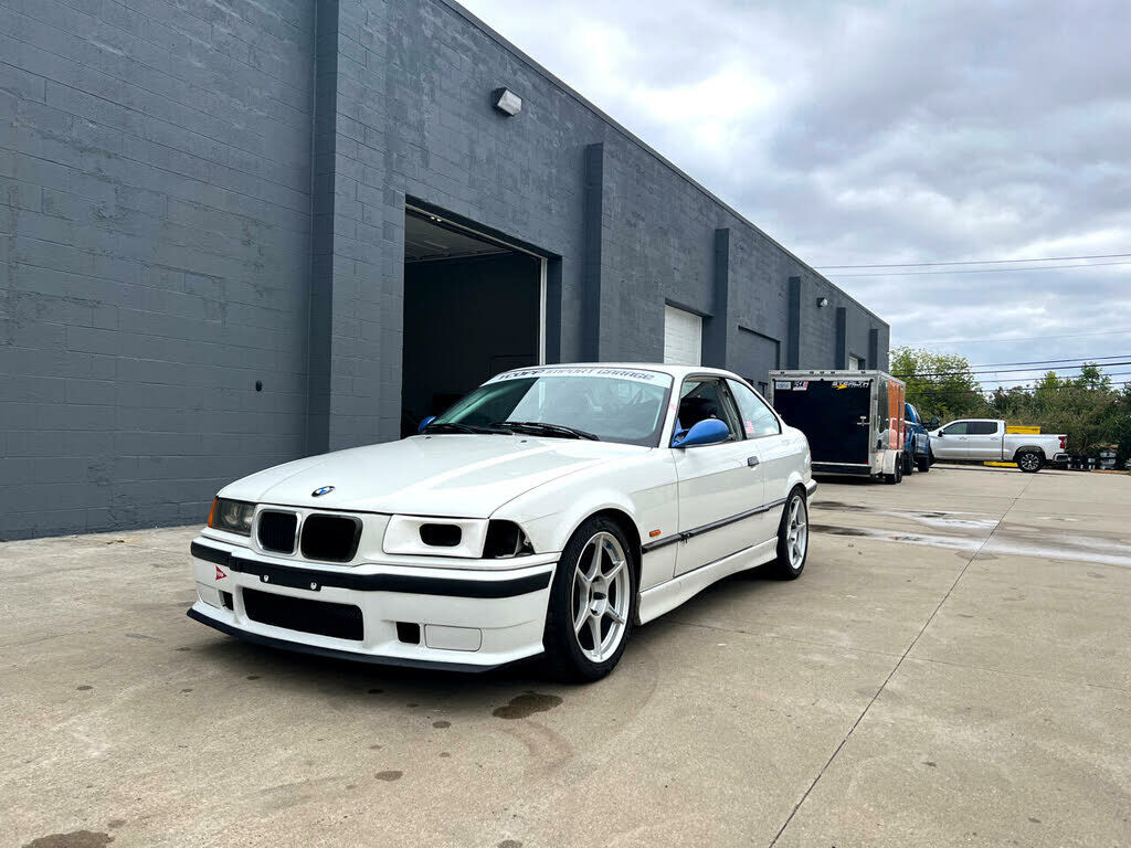 BMW 328iS