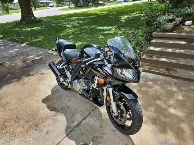 Suzuki SV1000S