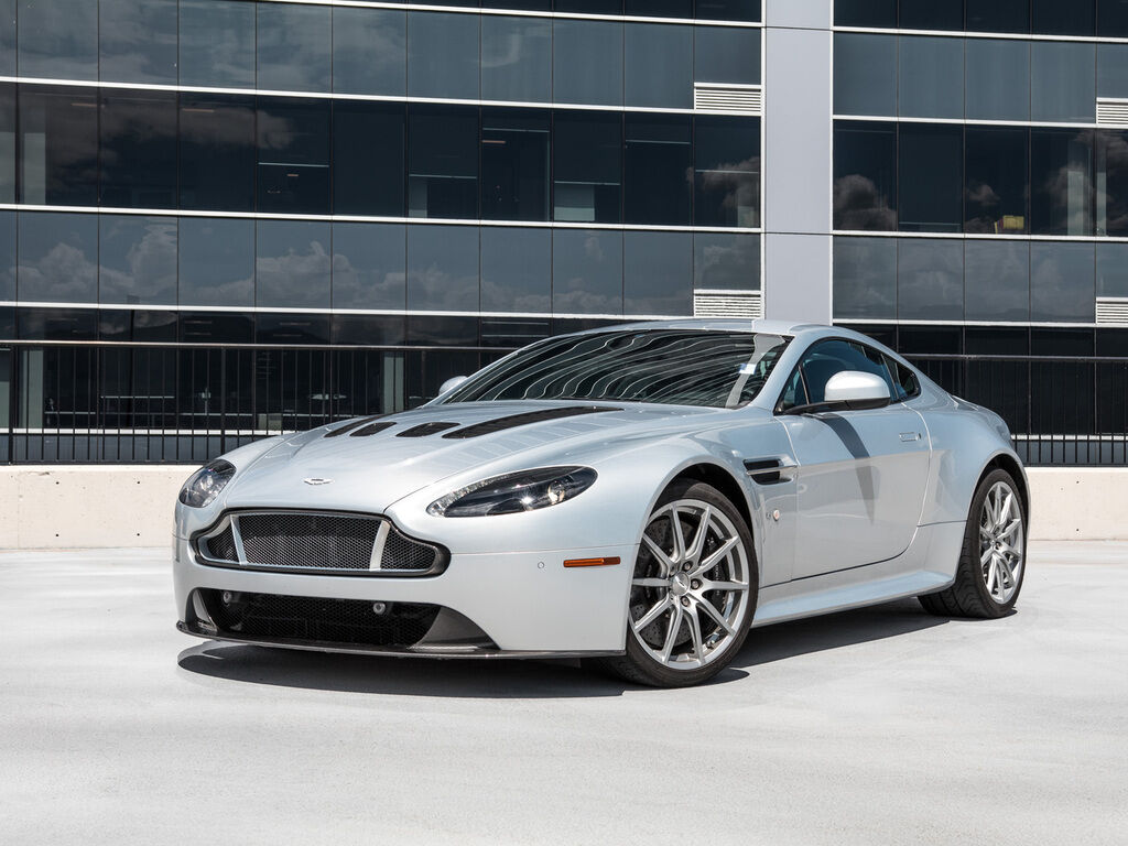 Aston Martin V12 Vantage