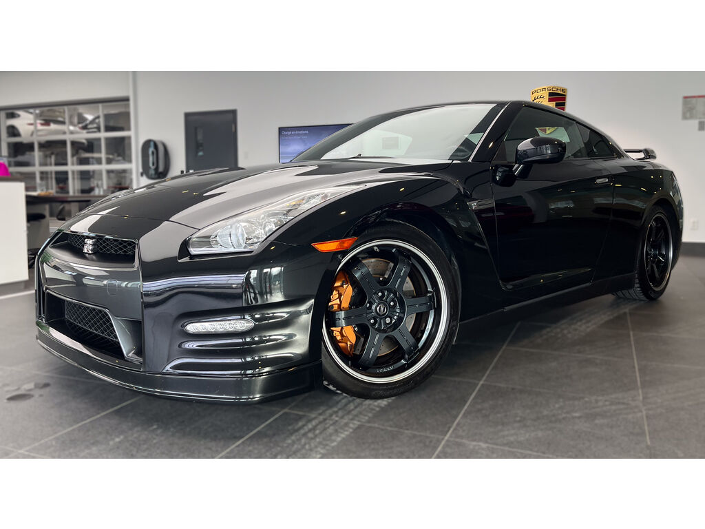 Nissan GT-R