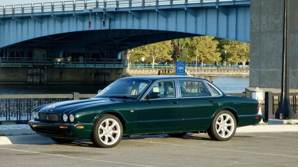Jaguar XJR