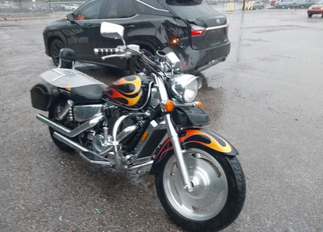 Honda VT1100C2 (SHADOW SABRE)