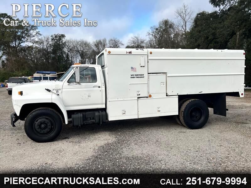 Ford F-700