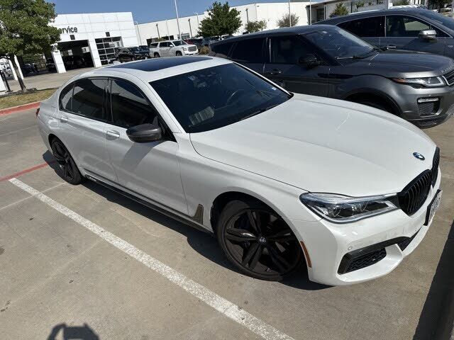 2019 BMW 750i