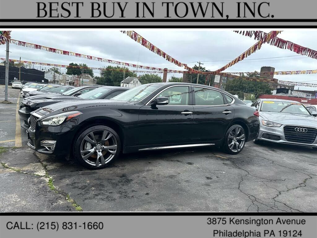 Infiniti Q70L