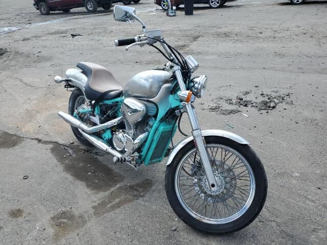 Honda VT600CD (SHADOW VLX DELUXE)