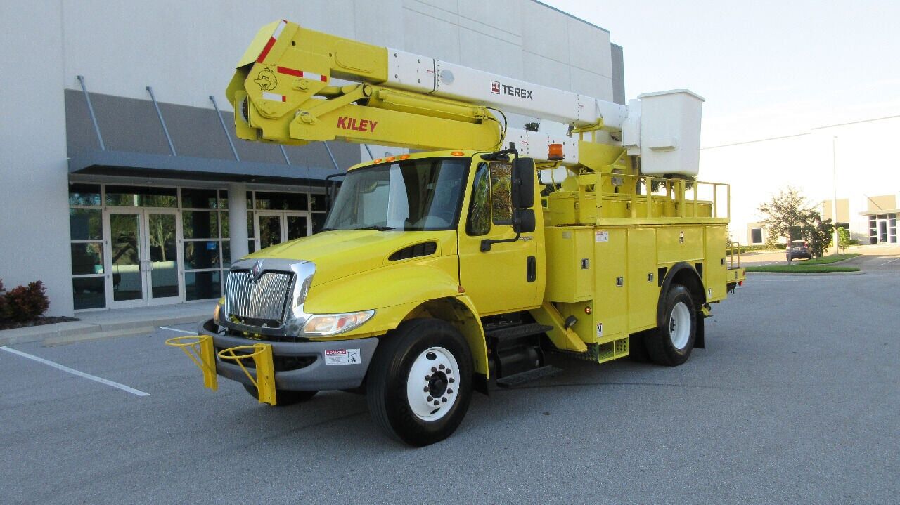 2009 INTERNATIONAL MA025