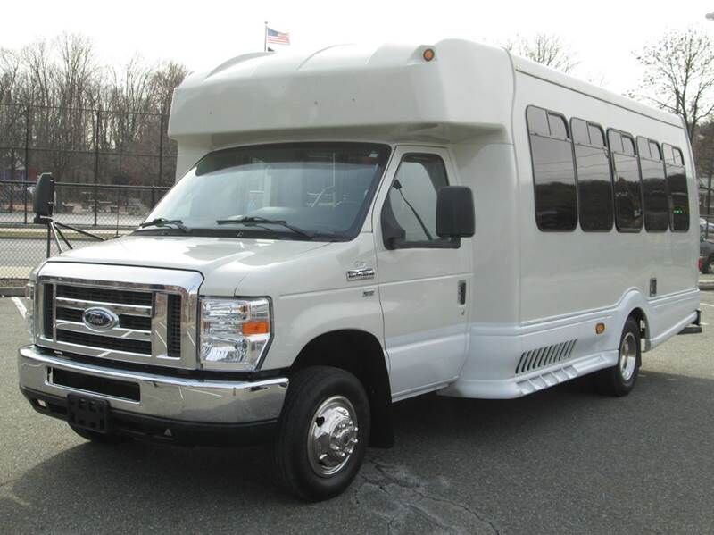 2011 FORD E-450