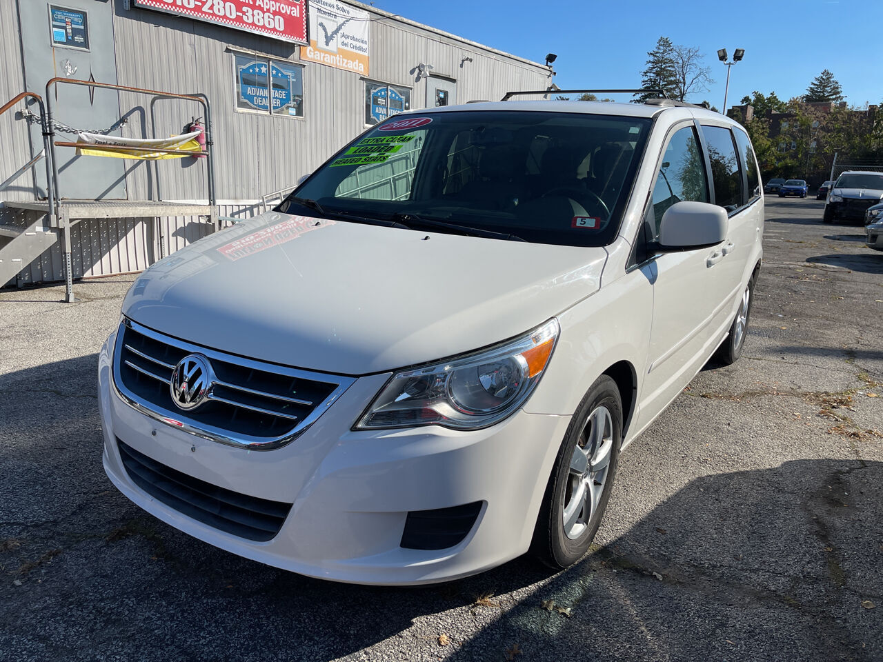 2011 VOLKSWAGEN Routan