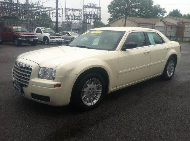 2005 CHRYSLER 300