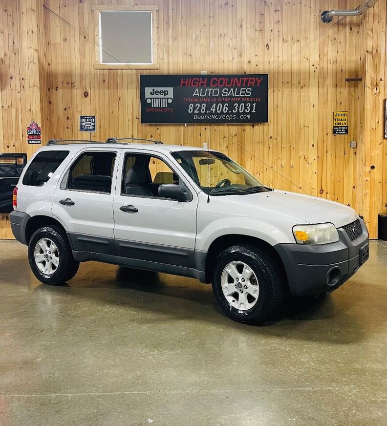 2005 FORD Escape