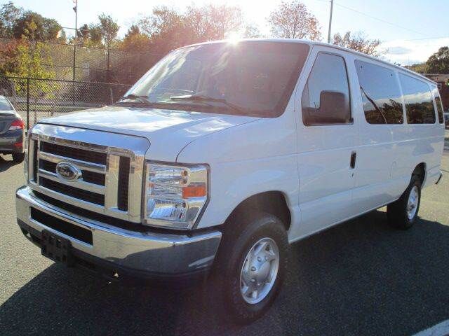 2011 FORD E-350