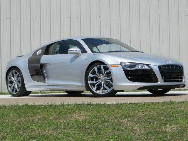 2010 AUDI R8