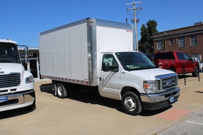 2024 FORD E-350