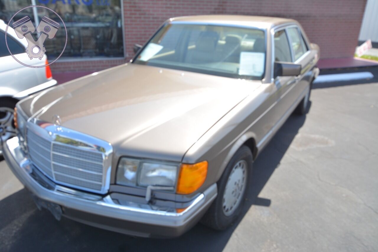 1989 MERCEDES-BENZ 300