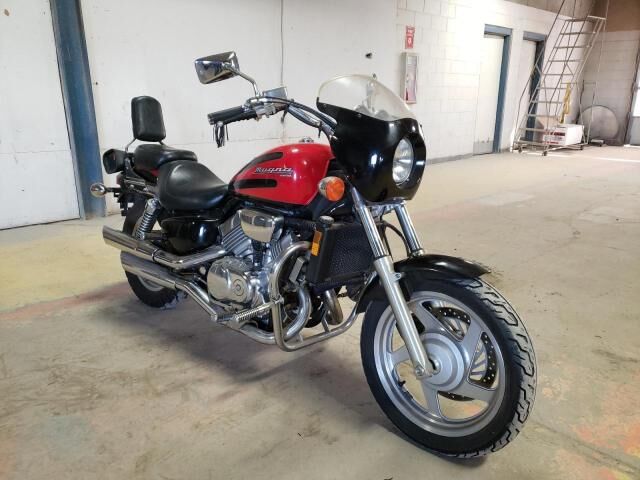 Honda VF750C2 (MAGNA)