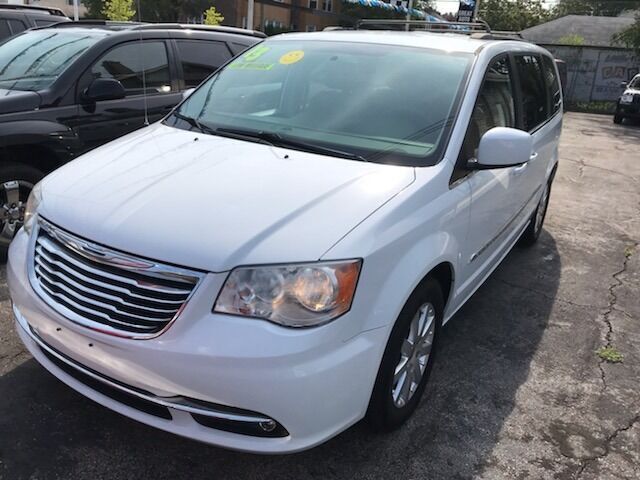 2013 CHRYSLER Town and Country