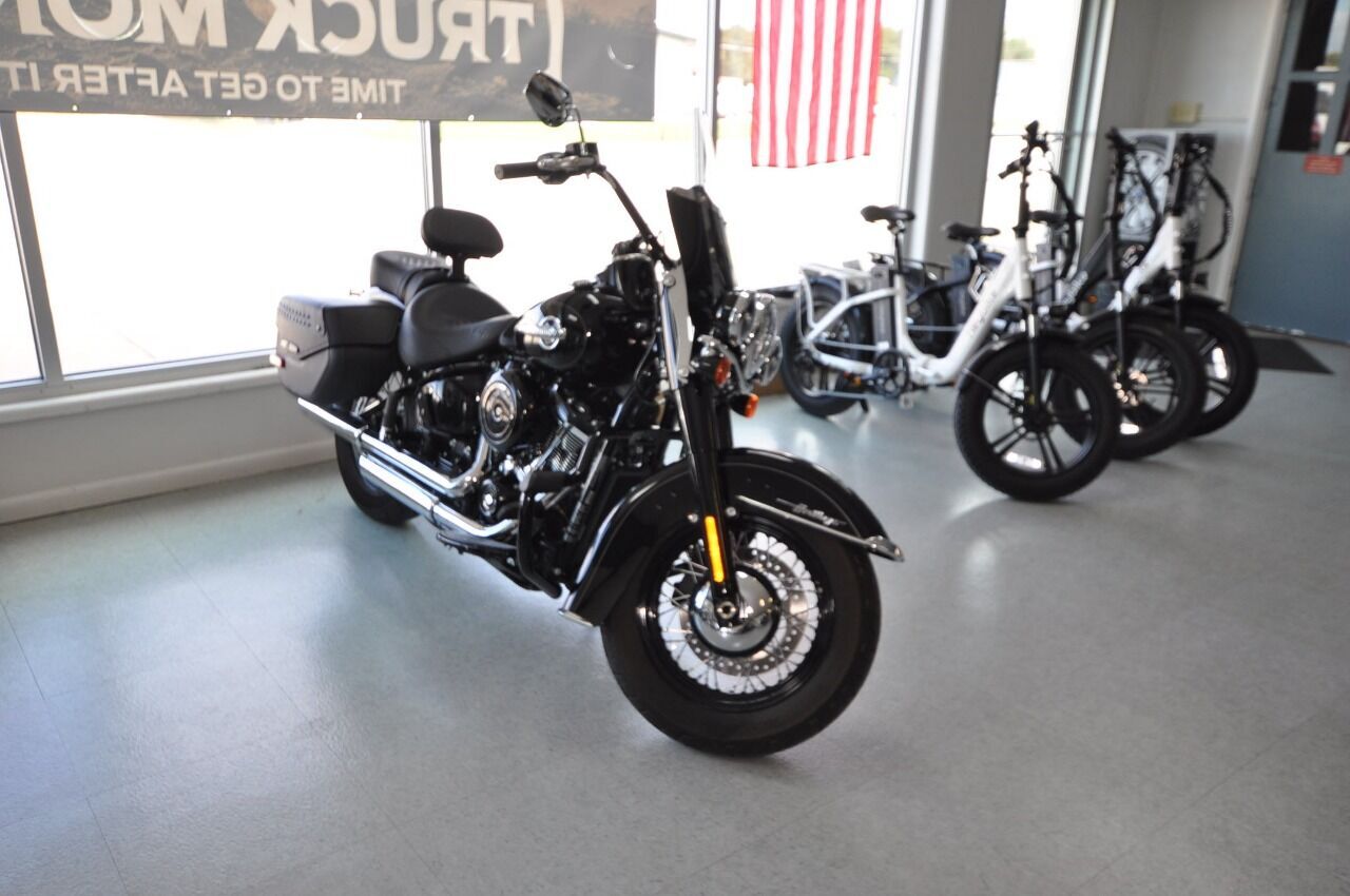 2018 HARLEY DAVIDSON FLHC / Heritage Classic