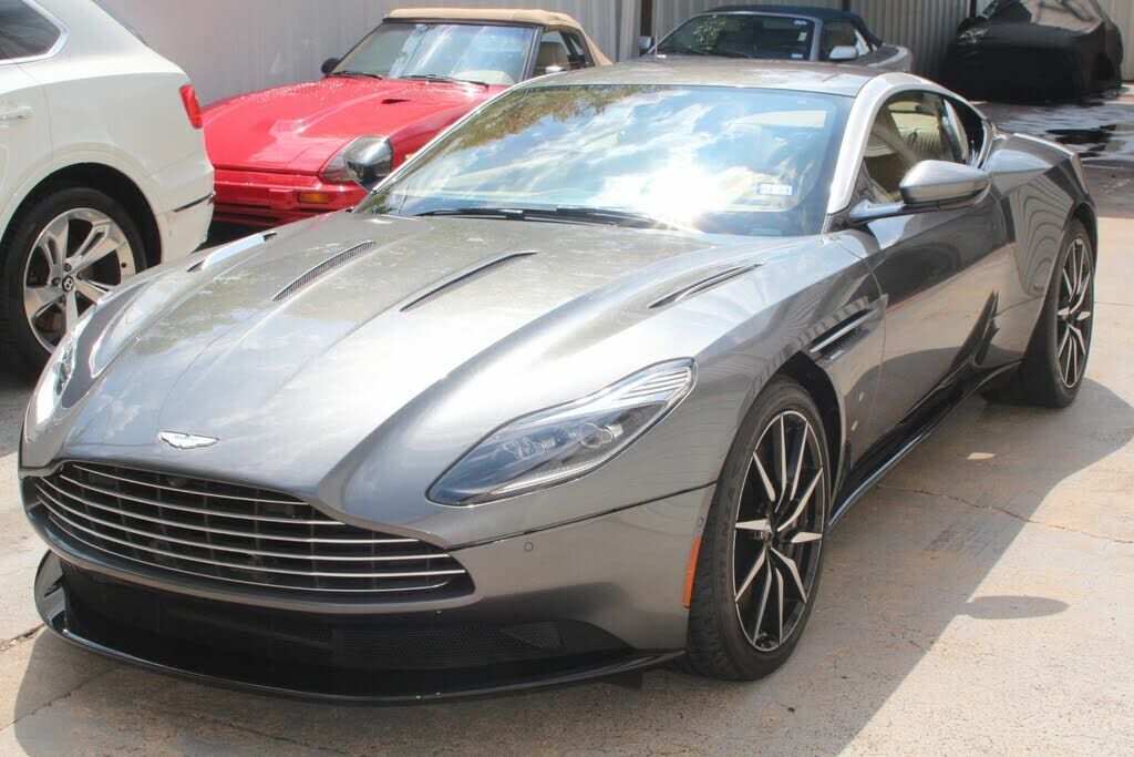 Aston Martin DB11