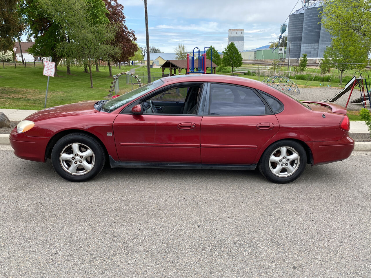 2002 FORD Taurus