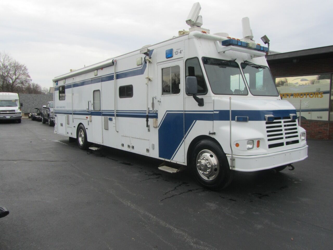 1999 INTERNATIONAL 1652-SC