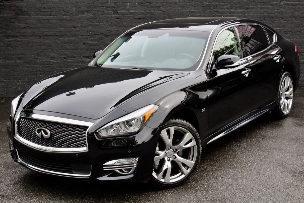 Infiniti Q70L