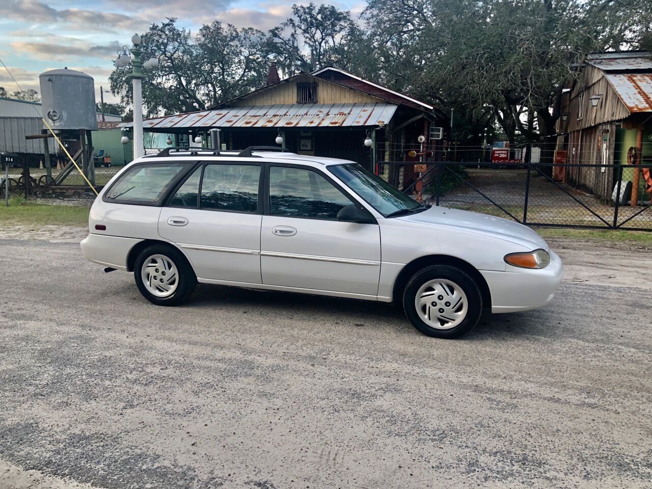 1997 FORD Escort
