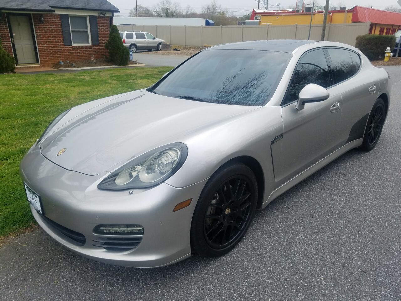 2011 PORSCHE Panamera