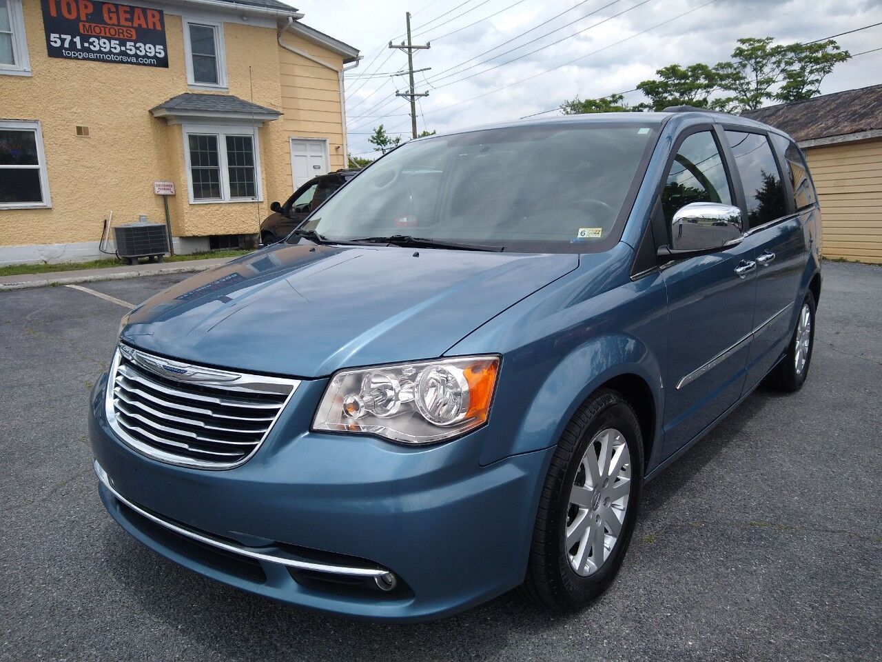 2011 CHRYSLER Town and Country