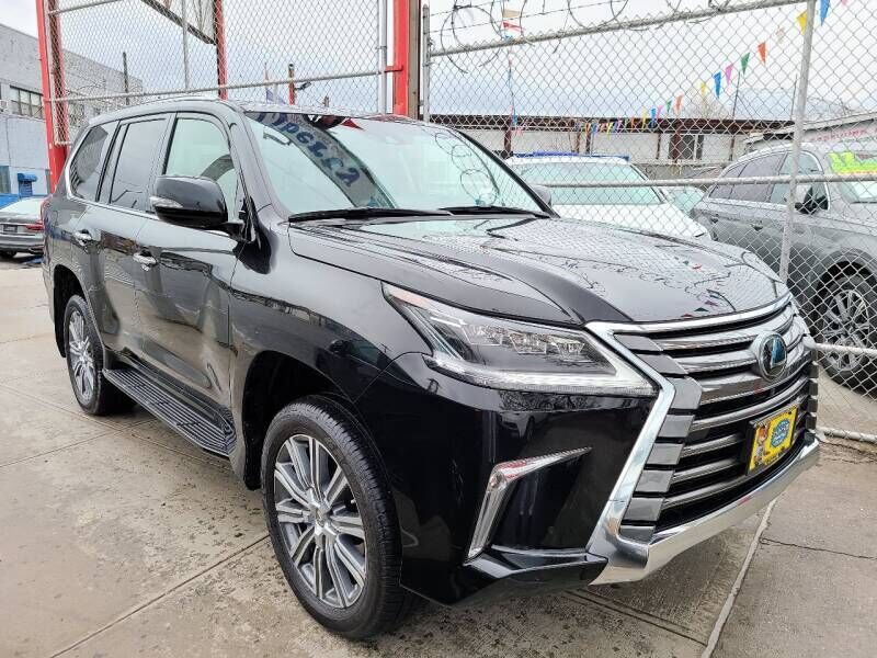 2016 LEXUS LX