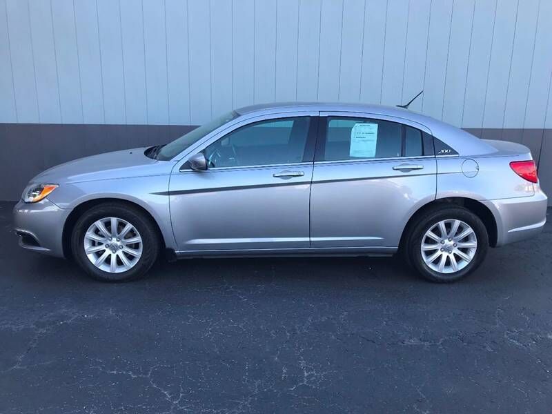 2013 CHRYSLER 200