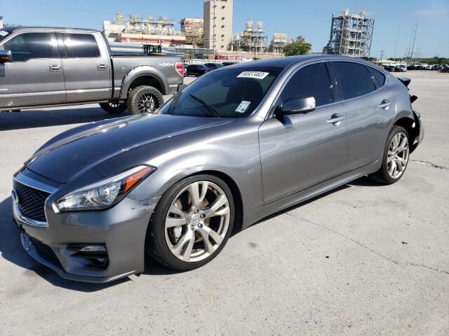 Infiniti Q70