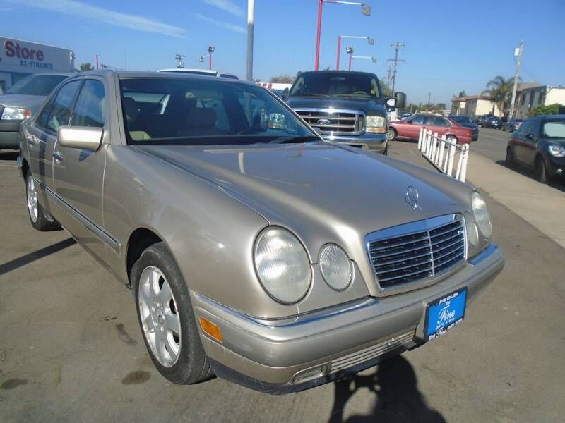 1997 MERCEDES-BENZ E-Class