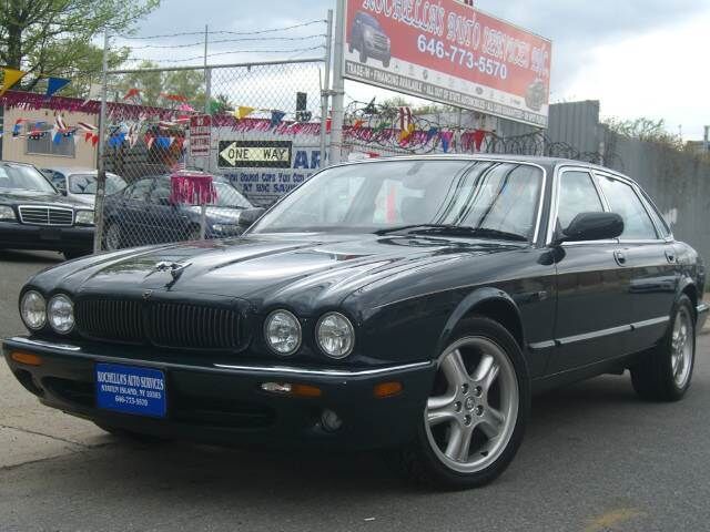 Jaguar XJ