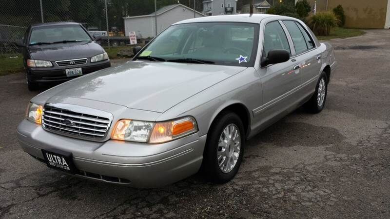 2004 FORD Crown Victoria