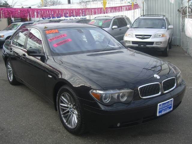 BMW 745i