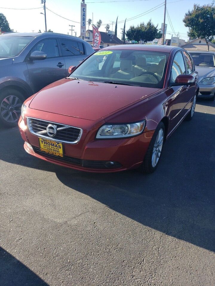 2011 VOLVO S40