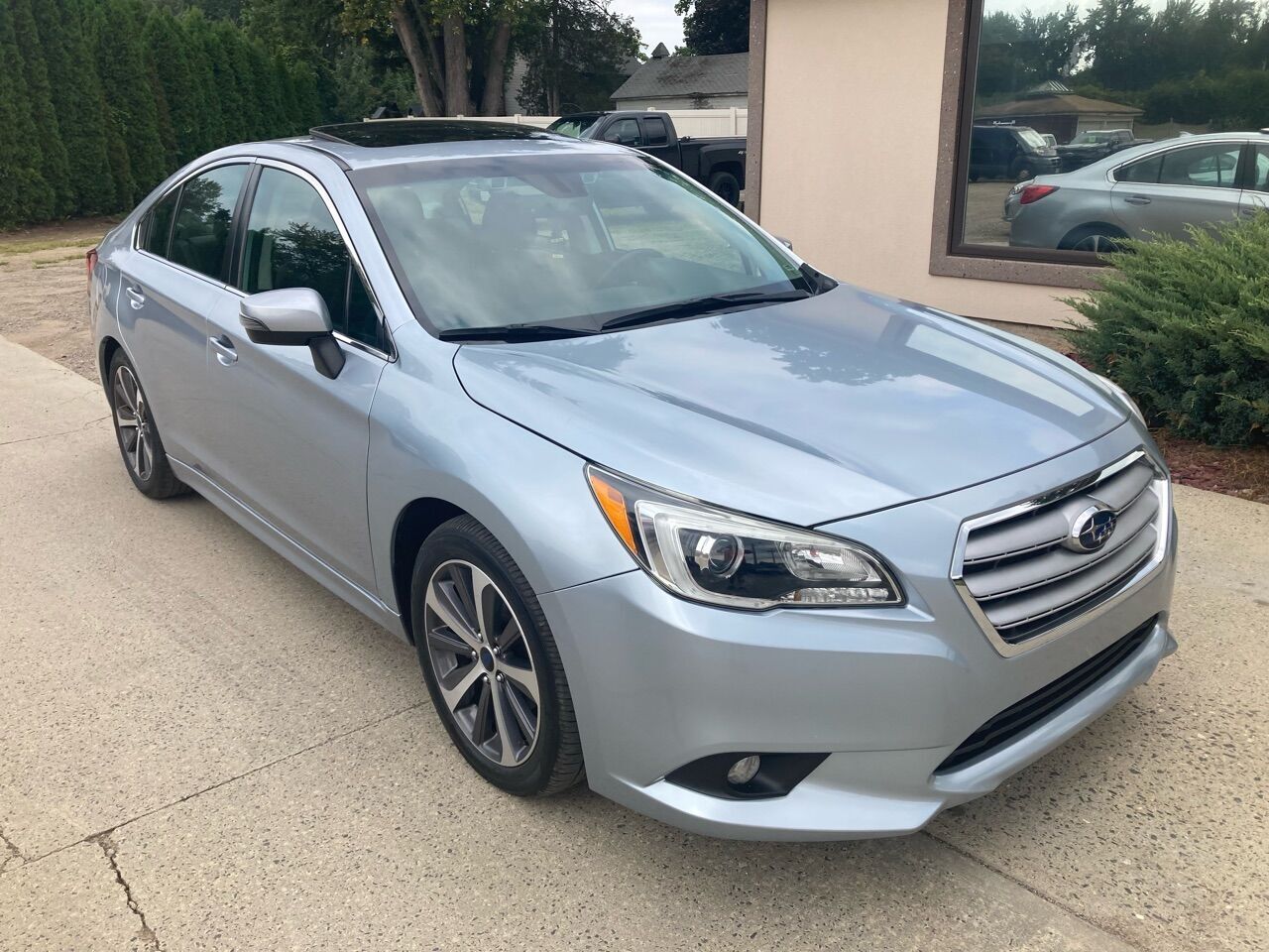 2017 SUBARU Legacy