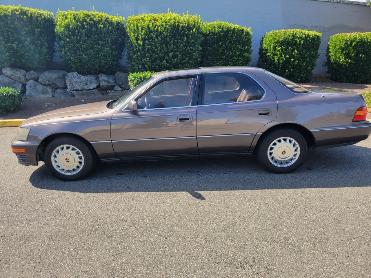 Lexus LS