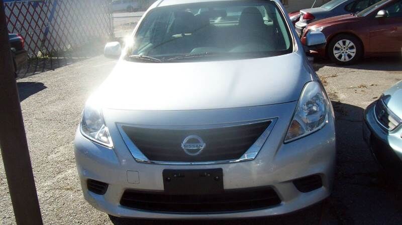 2012 NISSAN Versa