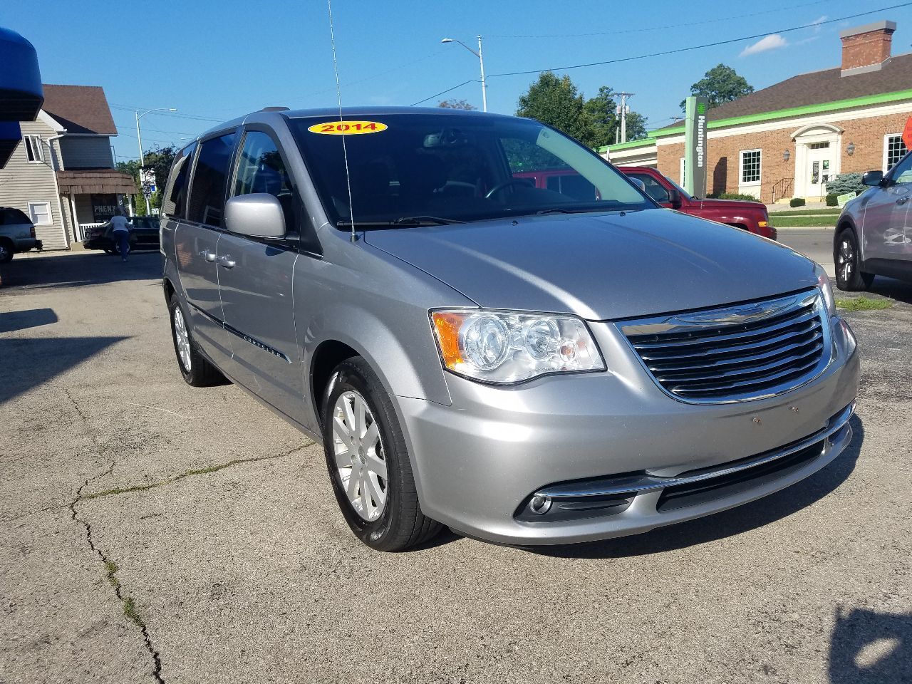 2014 CHRYSLER Town and Country