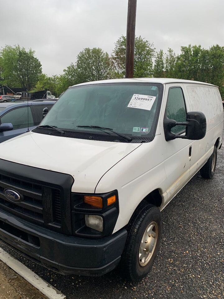 2010 FORD E-350