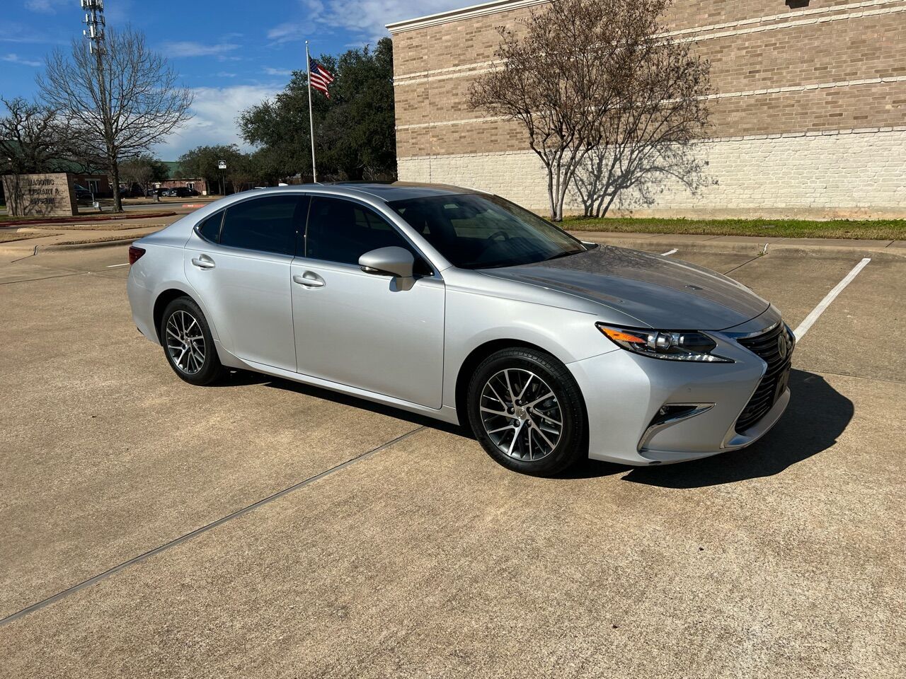 2017 LEXUS ES