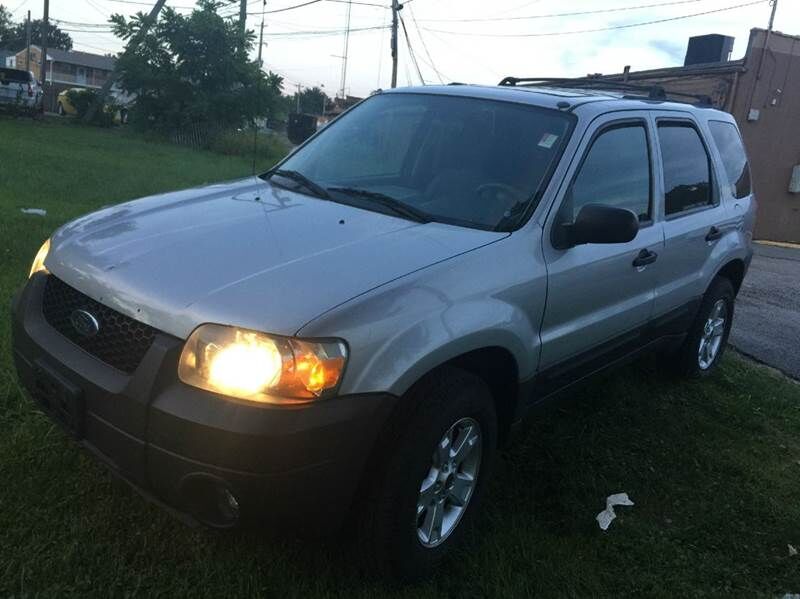 2005 FORD Escape