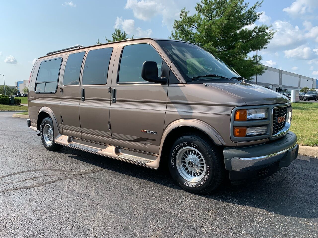 GMC Savana
