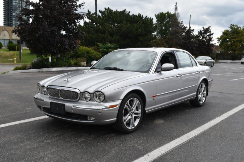 Jaguar XJR