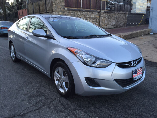 2011 HYUNDAI Elantra