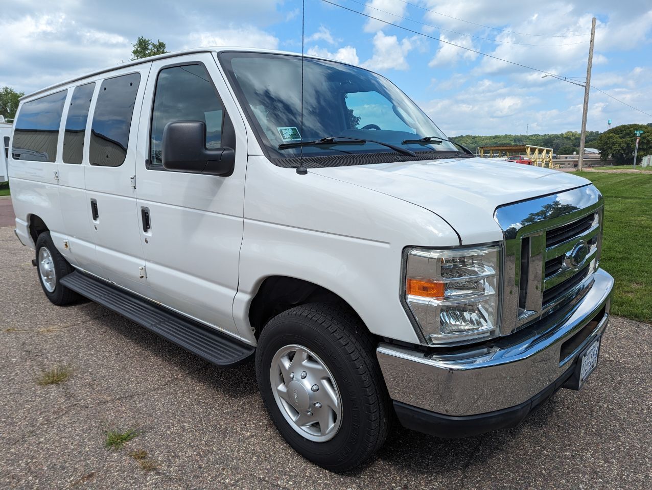 2011 FORD E-350