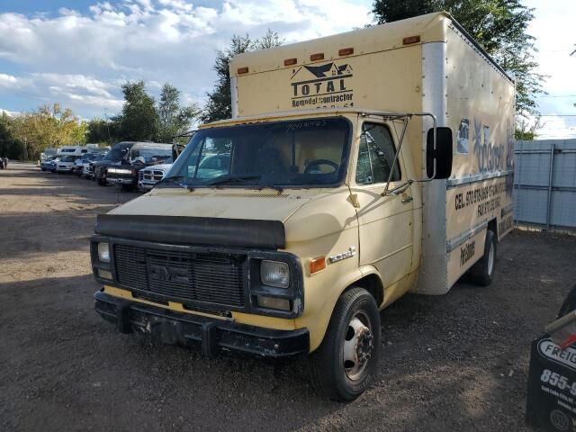 GMC Cutaway Van