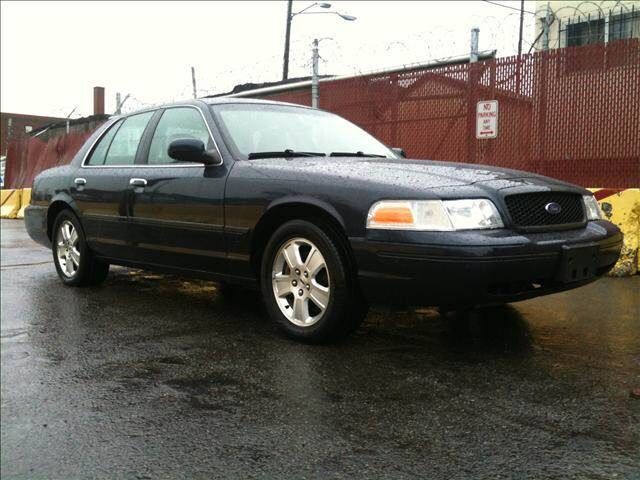 2003 FORD Crown Victoria